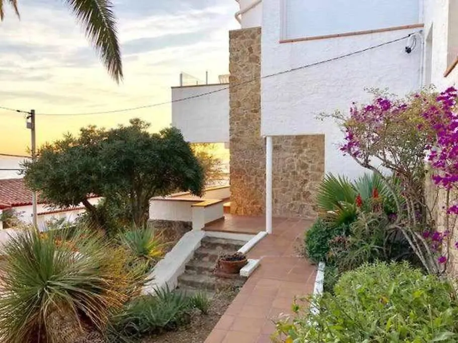 Amplio Apartamento Con Jardin En Almadrava Roses